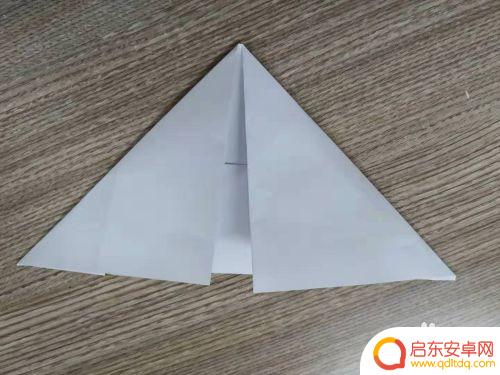 如何用纸折手机支架 用纸折手机支架的步骤