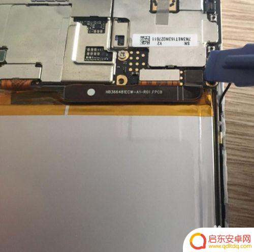 华为p40手机怎么换电池 华为P30电池更换注意事项