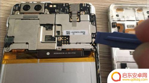 华为p40手机怎么换电池 华为P30电池更换注意事项