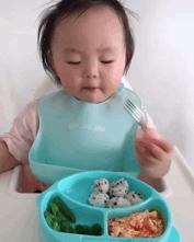 抖音小孩吃饭发圈(抖音孩子吃饭文案)