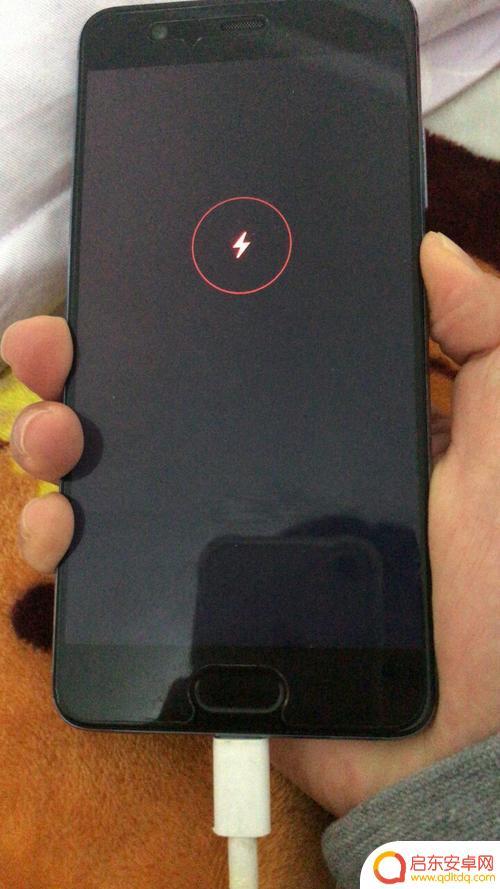 手机一来电就黑屏 打电话时手机屏幕黑屏怎么解决