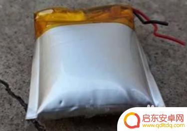 手机后盖开胶了是不是坏了 手机电池鼓包和后盖开胶的解决方法