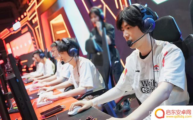 WBG不敌WE，官博炸了！粉丝怒斥：打野3路都没去过，不如换Karsa