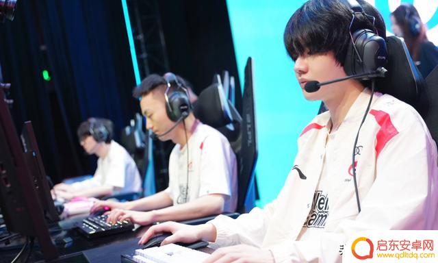 WBG不敌WE，官博炸了！粉丝怒斥：打野3路都没去过，不如换Karsa