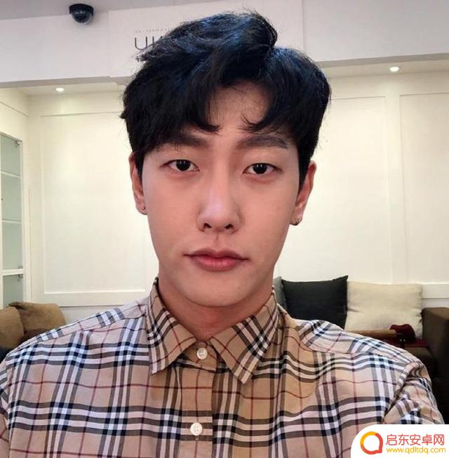 抖音最火韩国电音男声唱歌(抖音最火韩国电音男声唱歌视频)
