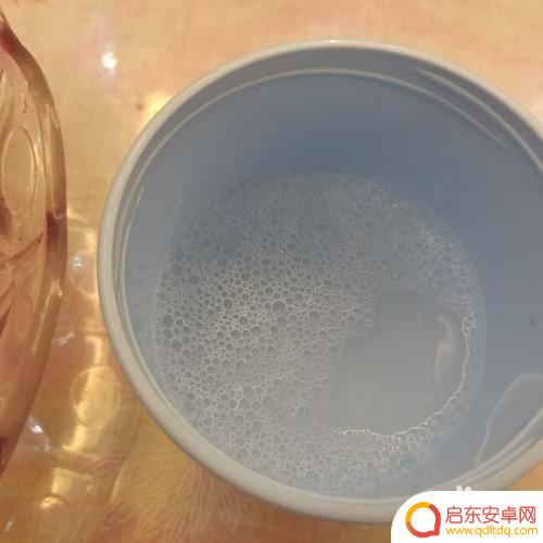 手机怎么去除辐射斑点 如何清除手机背面氧化斑点
