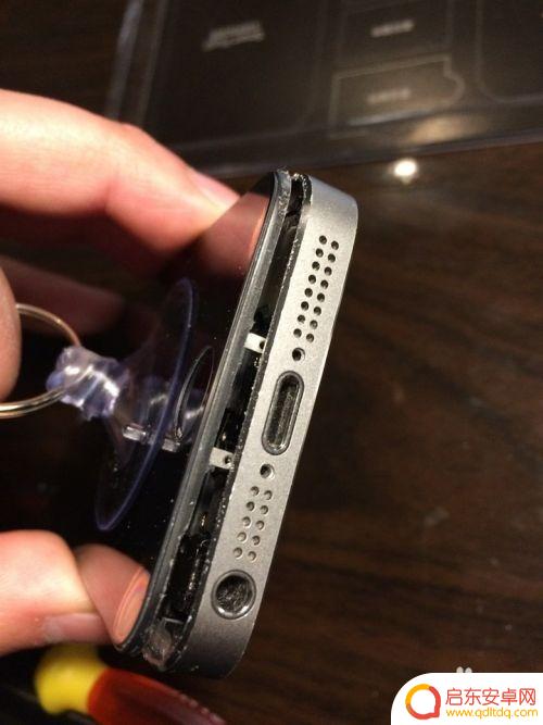 苹果手机闪光灯如何更换 手机闪光灯坏了怎么自己修理