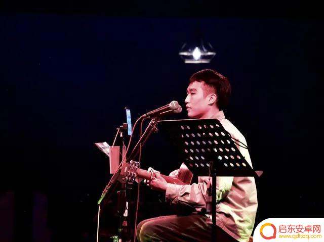男人抖音唱歌文案(男人抖音唱歌文案怎么写)