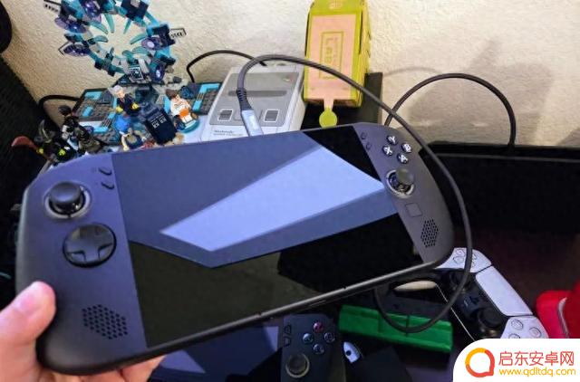 任天堂Switch 2底座连接电视实测：4K 120Hz下支持可变刷新率