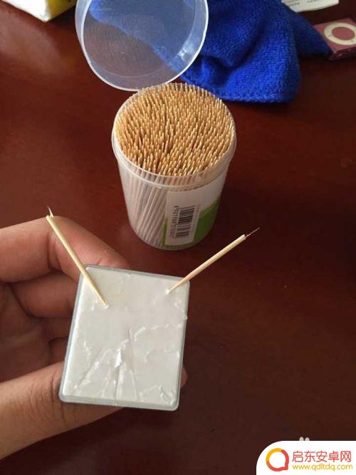 手机指环扣怎么撕下来 快速卸下手机上的指环