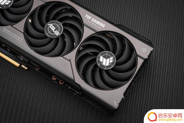 信仰级2K游戏利器！华硕TUF-RX7700XT-O12G-GAMING显卡测评