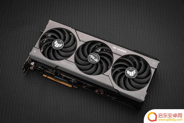 信仰级2K游戏利器！华硕TUF-RX7700XT-O12G-GAMING显卡测评