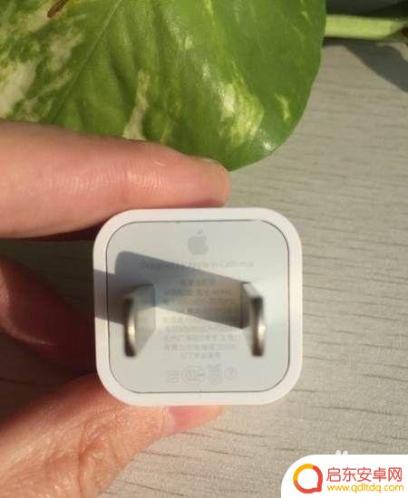 苹果手机充电没得反应 苹果手机充电线没反应怎么检查