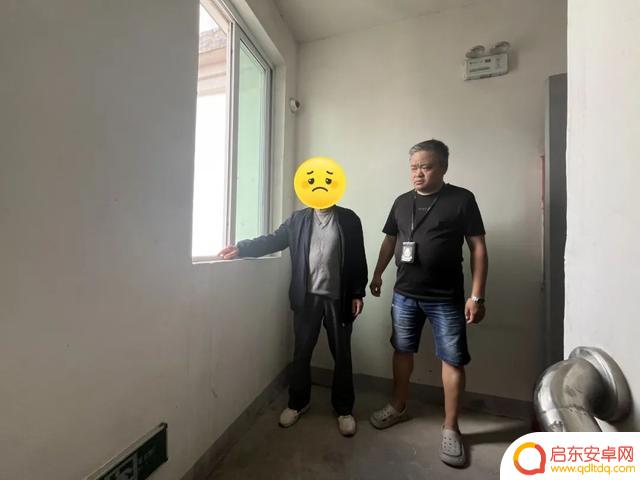 贵阳男子高空扔垃圾砸烂路人手机,称“没耐心等电梯,随便扔了算了”
