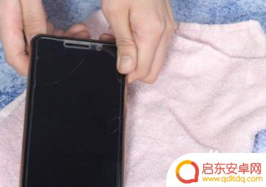 手机进水冲不上电怎么办 手机进水干后充电不上电怎么办