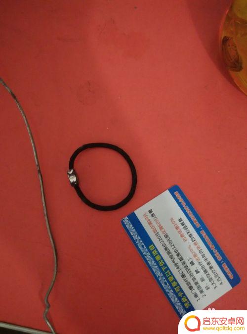 如何制作手机支架铁丝圈 便携式铁丝简易手机支架