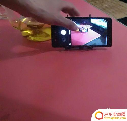如何制作手机支架铁丝圈 便携式铁丝简易手机支架