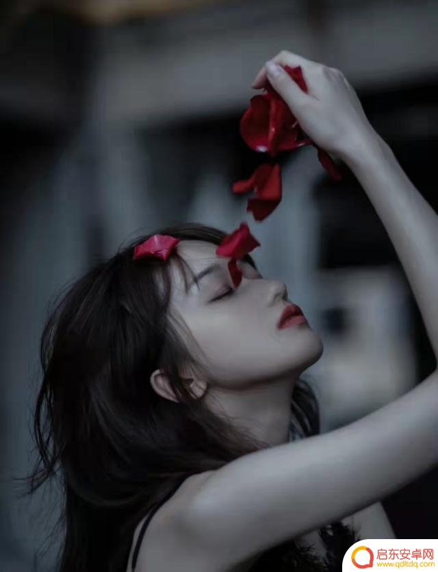 美女撕心裂肺伤感图片抖音(美女撕心裂肺伤感图片抖音视频)