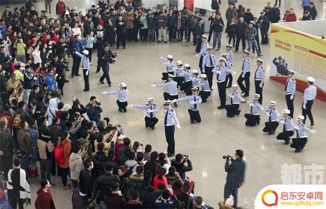 西安交警抖音舞蹈(浩天威中医熏蒸疗法)
