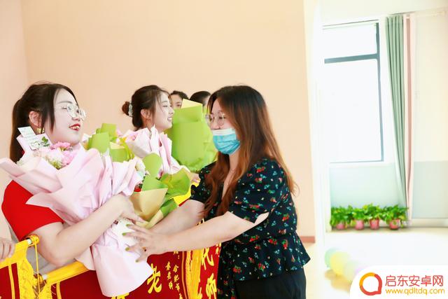 抖音幼儿走红毯文案(幼儿园走红毯的文案)