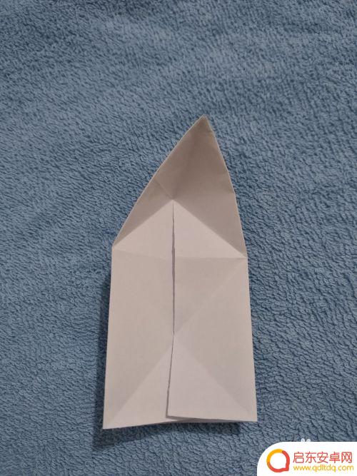 用纸折手机支架怎么折 用纸折手机支架图解