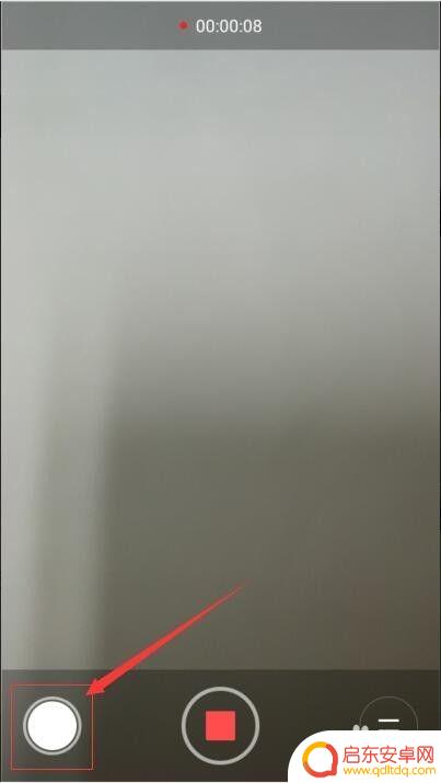 手机拍照的时候如何录像 录制视频时手机如何拍照