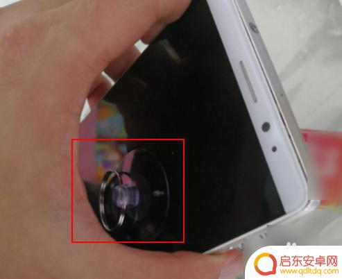 胶带粘手机后盖怎么拆 华为手机后盖开胶怎么修复