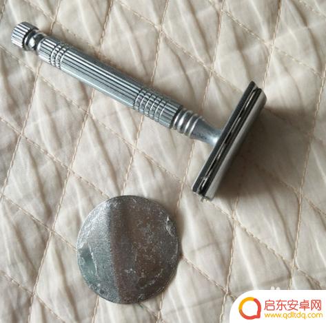 怎么清理手机的磁铁 如何去除手机贴的铁片