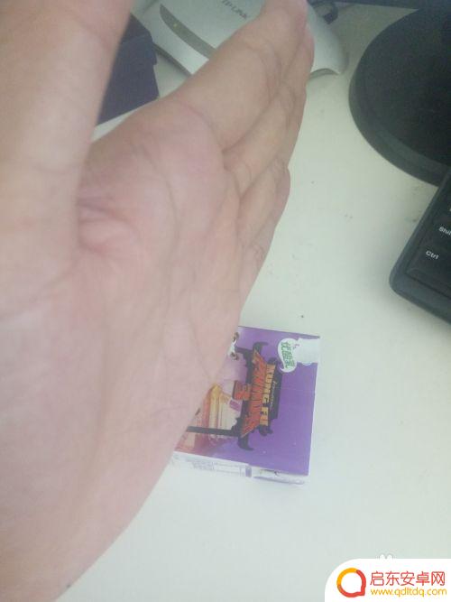奶茶纸杯如何制作手机支架 快速制作手机支架DIY