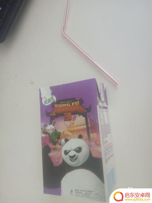 奶茶纸杯如何制作手机支架 快速制作手机支架DIY