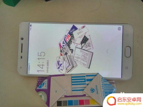 奶茶纸杯如何制作手机支架 快速制作手机支架DIY