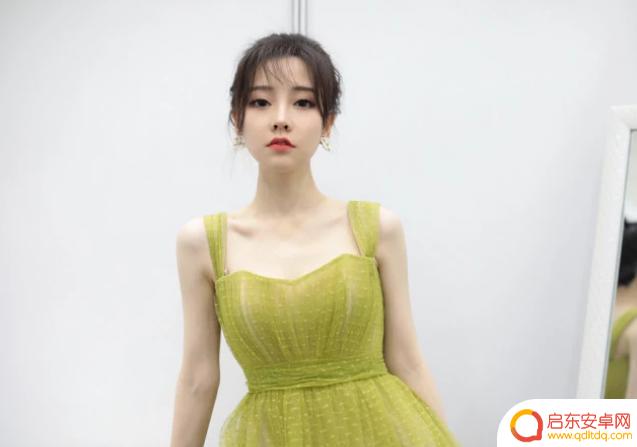 美女早晨打开抖音自拍(美女早晨打开抖音自拍视频)