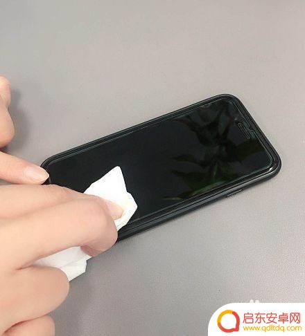 手机如何去除厕所臭味视频 手机掉入厕所怎么处理臭味
