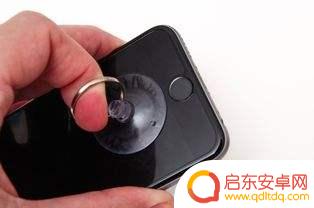 手机胶怎么贴屏幕 怎样预防手机屏幕脱胶