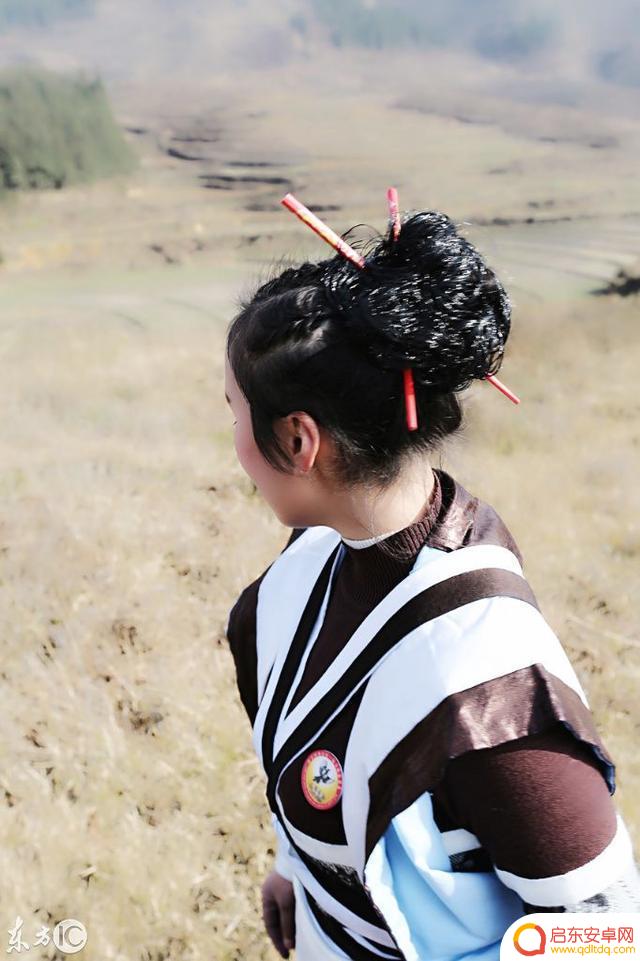 苗族男孩文案抖音(苗族女孩文案)