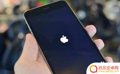 手机自动开关机是为什么 手机无故自动关机怎么办