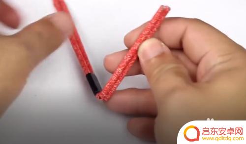 衣服架做手机支架步骤图片 如何利用衣架制作简易手机支架