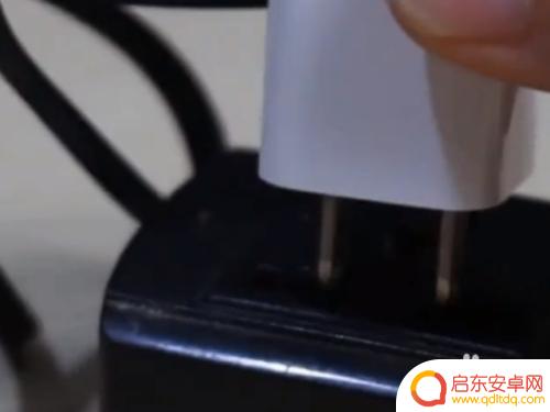 坚果手机如何使用无线充电 什么手机可以开启无线充电