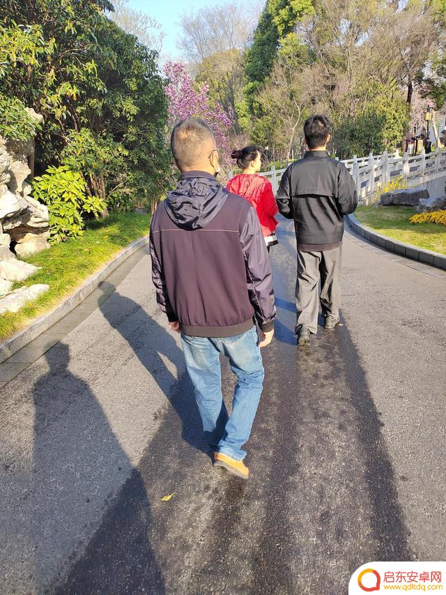 抖音成熟男生背影(抖音成熟男生背影头像)