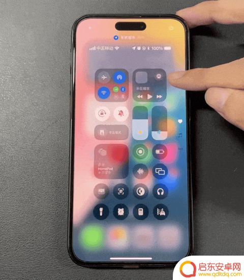 建议耐心等待,不要急于升级到iOS 18