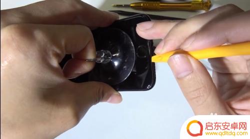 苹果手机怎么自己撬开 iPhone屏幕拆卸注意事项