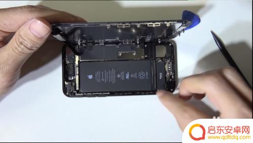 苹果手机怎么自己撬开 iPhone屏幕拆卸注意事项