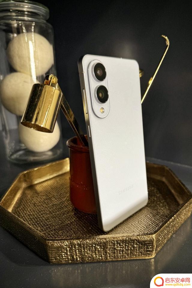 三星Galaxy S25 Edge手机体验：细腻之感