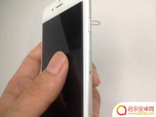 苹果6sp手机卡怎么装 苹果6s如何安装nano sim卡