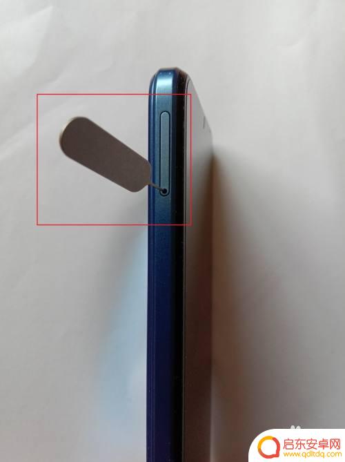 怎样拆手机卡出来 电话卡怎么从手机里取出来