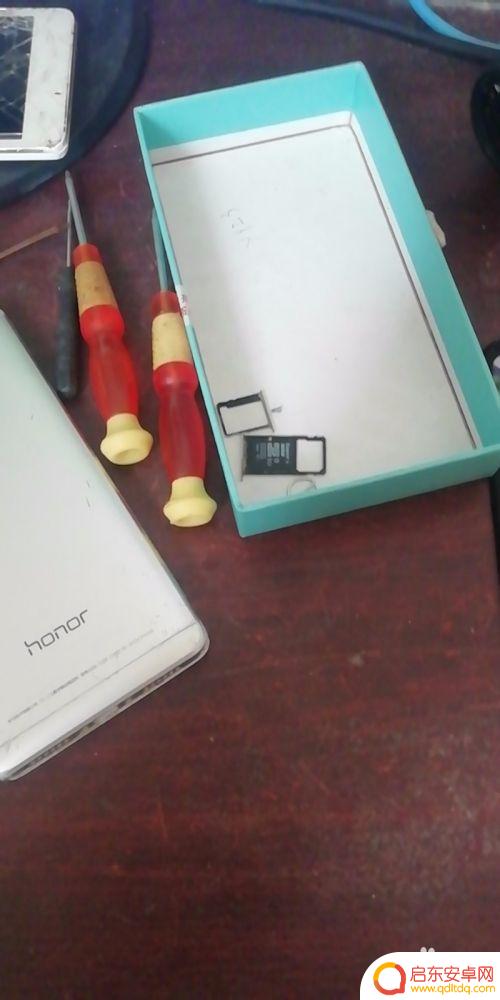机械手机怎么拆 手机拆机注意事项