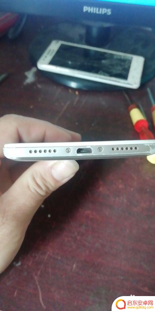 机械手机怎么拆 手机拆机注意事项