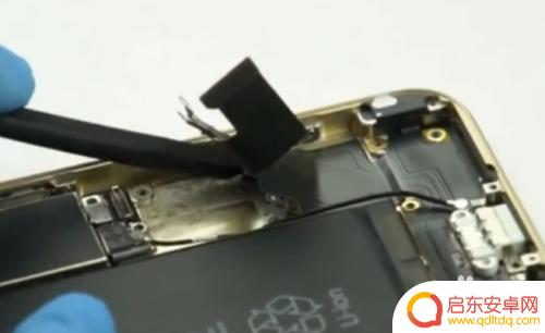 苹果手机尾部怎么拆 iphone6尾插更换注意事项
