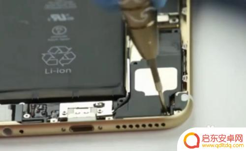 苹果手机尾部怎么拆 iphone6尾插更换注意事项