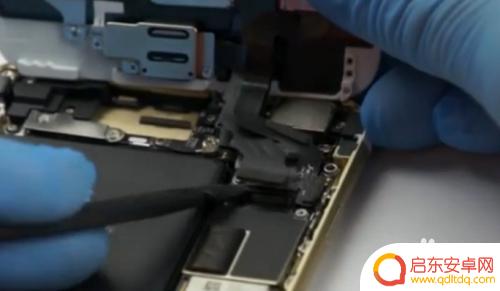 苹果手机尾部怎么拆 iphone6尾插更换注意事项